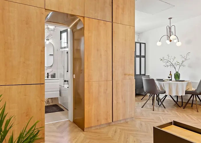 Ela Attic Studio Готель *