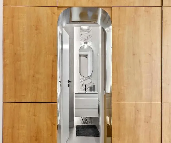 Готель Ela Attic Studio *