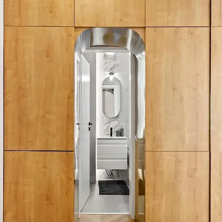 ホテル Ela Attic Studio *